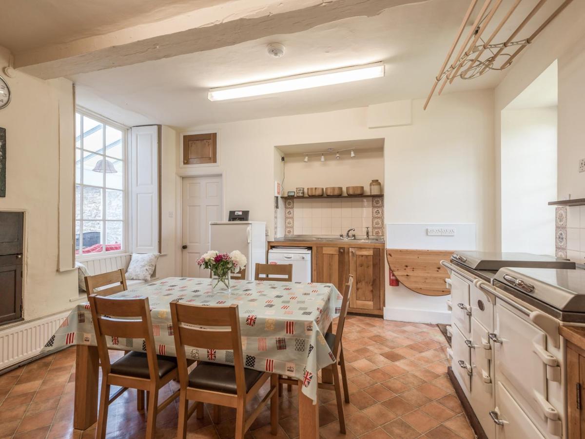 The Old Schoolhouse And Cottage Bishop's Castle Extérieur photo