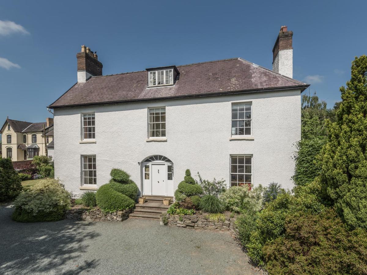 The Old Schoolhouse And Cottage Bishop's Castle Extérieur photo